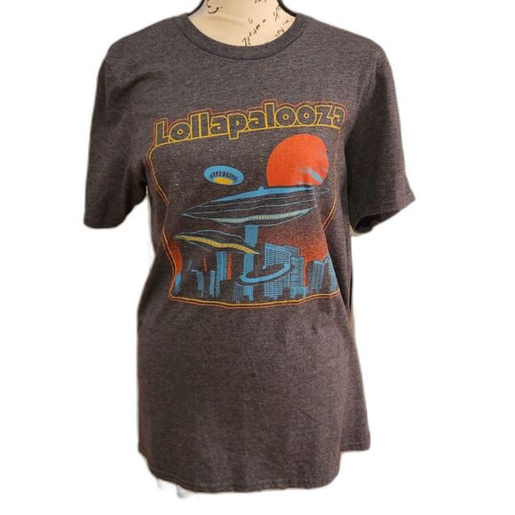 Lollapalooza 2022 UFO Chicago Skyline Grey Graphic Tee, Perfect, Lolla, Sz S - Picture 1 of 7